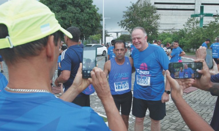 Casagrande conclui percurso e brinca: ‘Campeão na categoria governador’