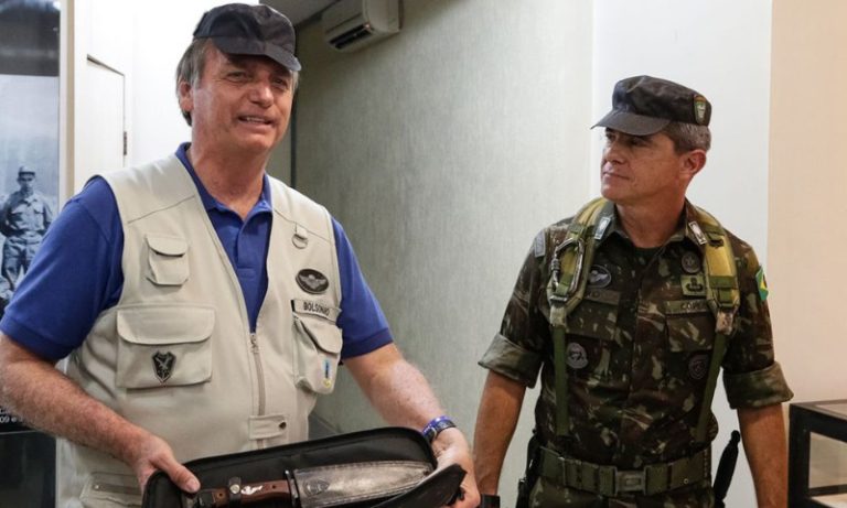 Ex-ministro interino de Bolsonaro é um dos presos em ação da PF