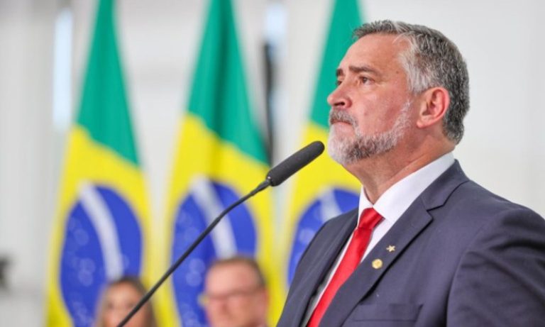 Ministro fala em elementos sobre participação de núcleo Bolsonaro em plano de golpe