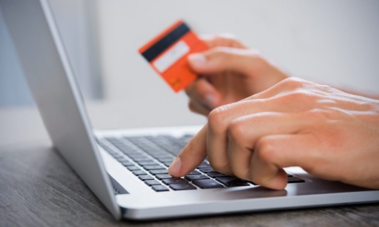Golpes digitais dão prejuízo a 2 mil consumidores todo dia no ES