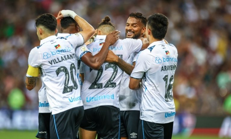 Grêmio empata com o Fluminense no Maracanã com um pênalti polêmico