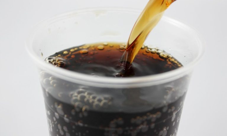 Homem viciado em refrigerante diz que ficou dez anos sem beber água