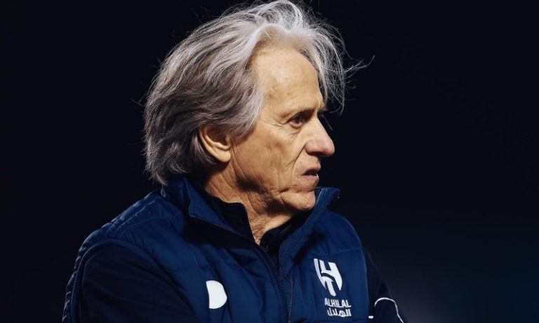 Jorge Jesus critica Dorival por ausência de Renan Lodi: ‘Não está vendo o Al-Hilal”