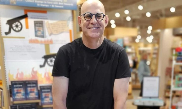 Livro de Harlan Coben será série da Netflix; estreia está prevista para janeiro