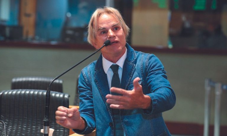 Deputado Sergio Meneguelli é internado em hospital de Colatina