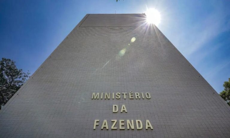 Veja tudo o que muda com o salário mínimo