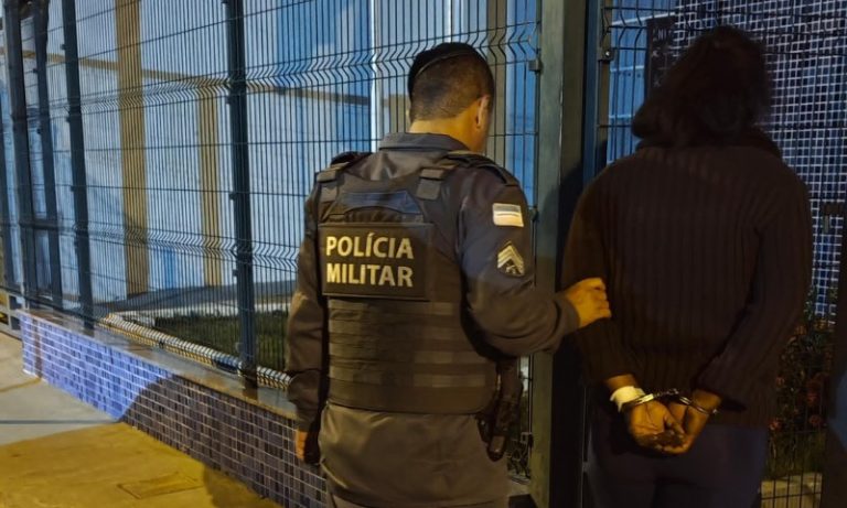 Mulher é presa após atear fogo no ex-companheiro e enteado no Sul do ES