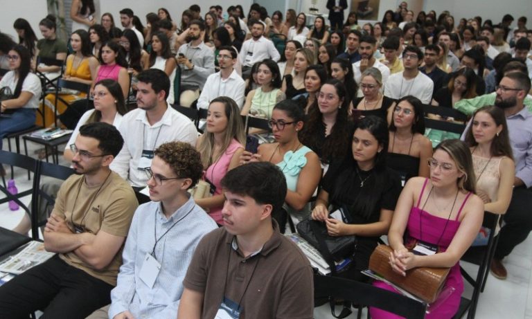 “O perfil do médico está sempre em transformação”, diz palestrante em congresso