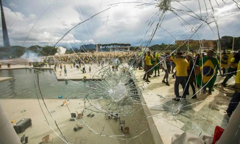Narrativa golpista levou ao 8 de janeiro e atentado a bomba, diz PF