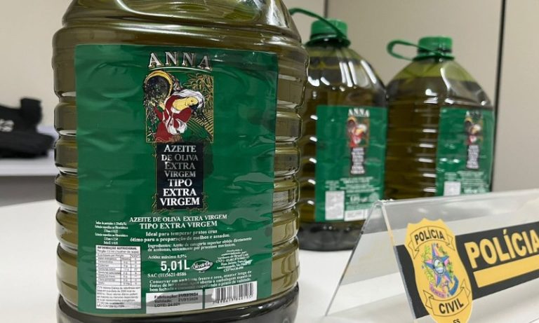 Polícia suspeita que os mais de 8 mil litros de azeite apreendidos sejam óleo misto