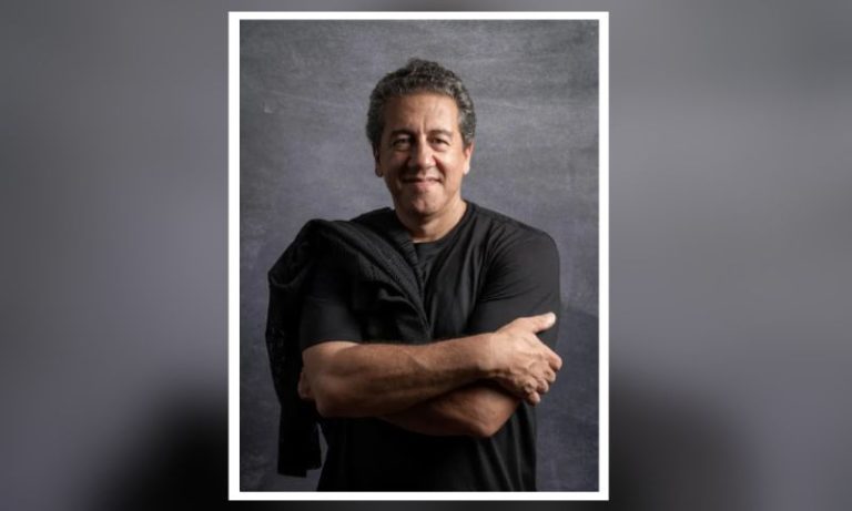 Altemar Dutra Jr. encerra Projeto Seis e Meia 2024 no Teatro do Parque
