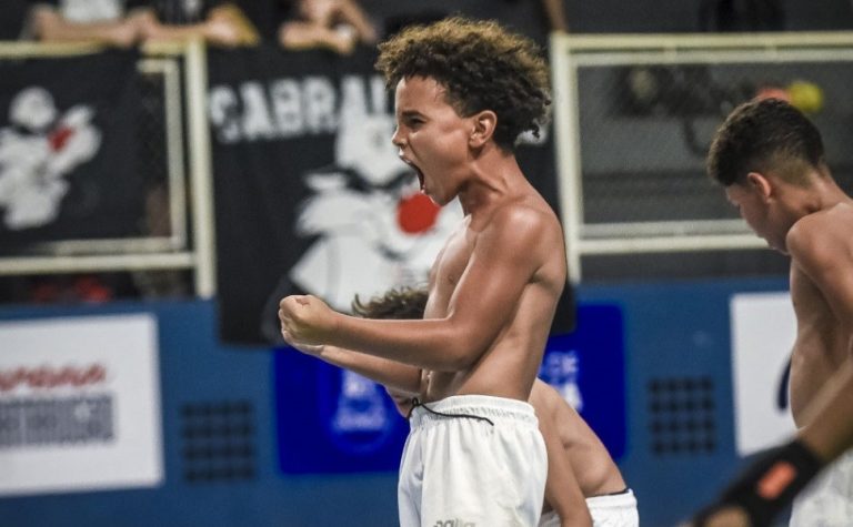 Álvares ganha Copa Teens de Futsal