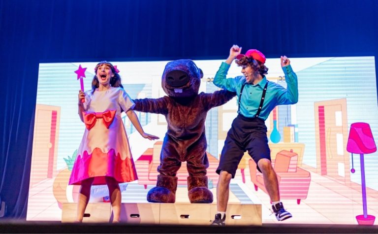 Aventuras de Mike neste domingo em Vitória