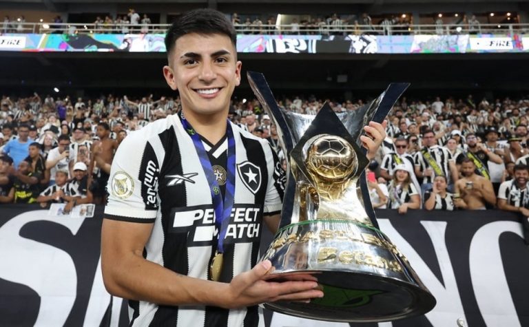 Botafogo fatura valor de Almada e Luiz Henrique com títulos de 2024