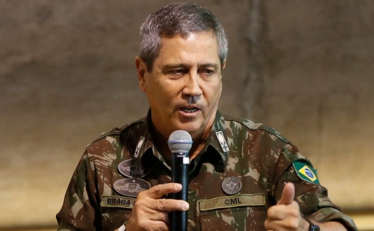 Braga Netto entregou dinheiro em sacola de vinho para plano de matar Lula, diz PF