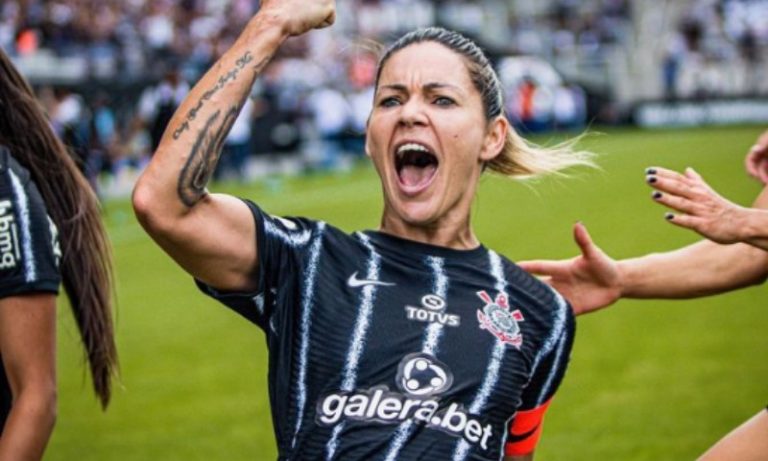 Capixaba Gabi Zanotti é eleita a Rainha da América