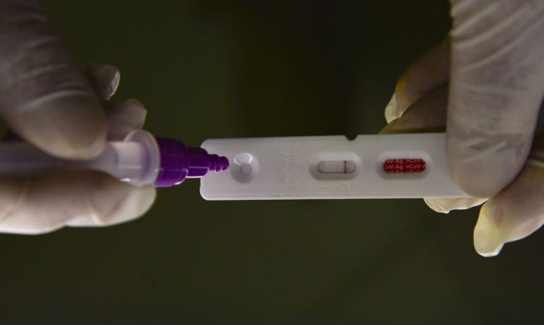 Boletim da Fiocruz indica alta de casos de covid-19 no Brasil