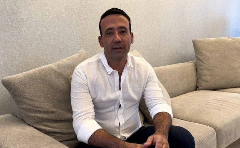 Empresário preso por agredir ex-companheiro na Ilha do Boi se manifesta