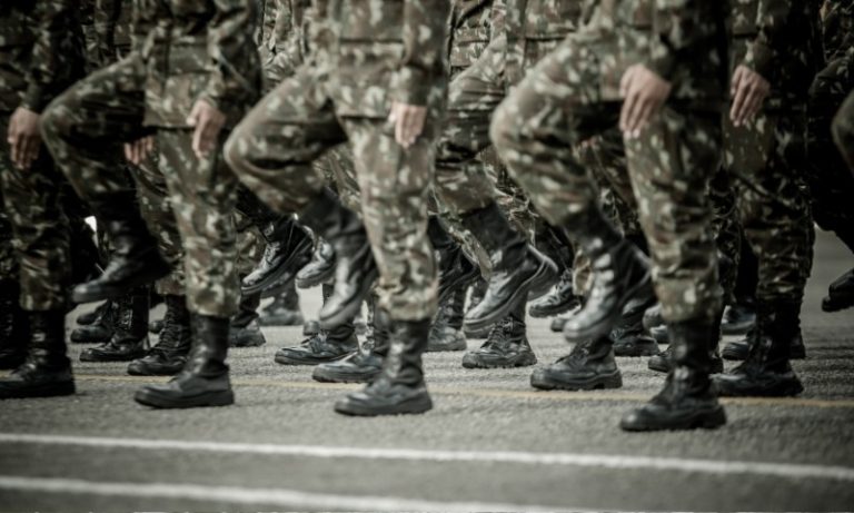 73% dos brasileiros apoiam idade mínima de 55 anos para aposentadoria militar
