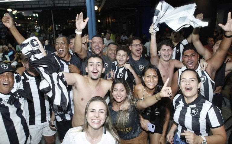 Festa gloriosa em Vitória com o título inédito do Botafogo na Libertadores