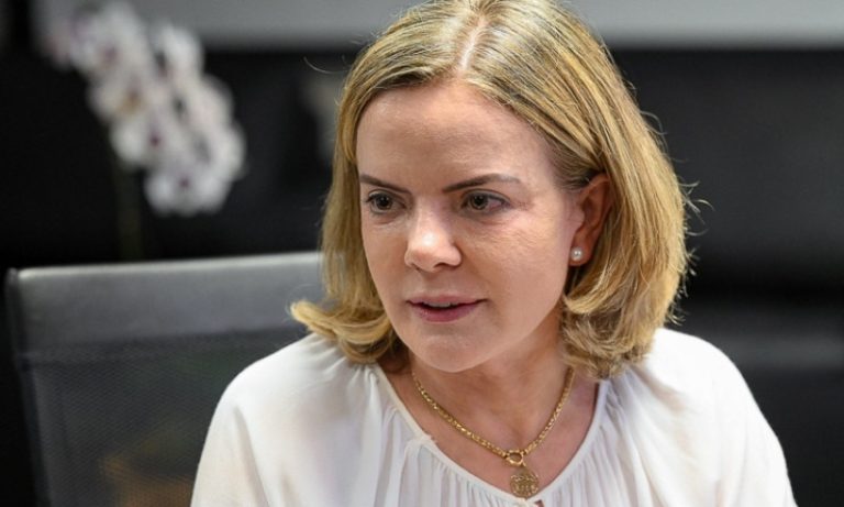 Gleisi diz ser gravíssima suspeita de fraude nas eleições