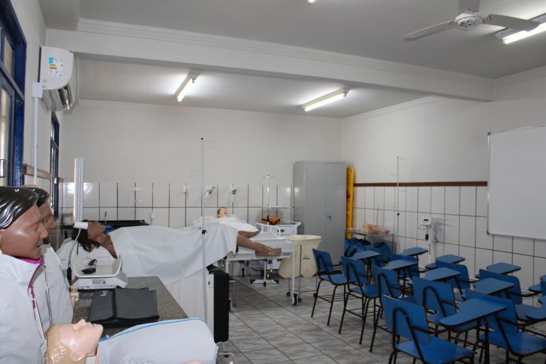 Graduação semipresencial na área de saúde