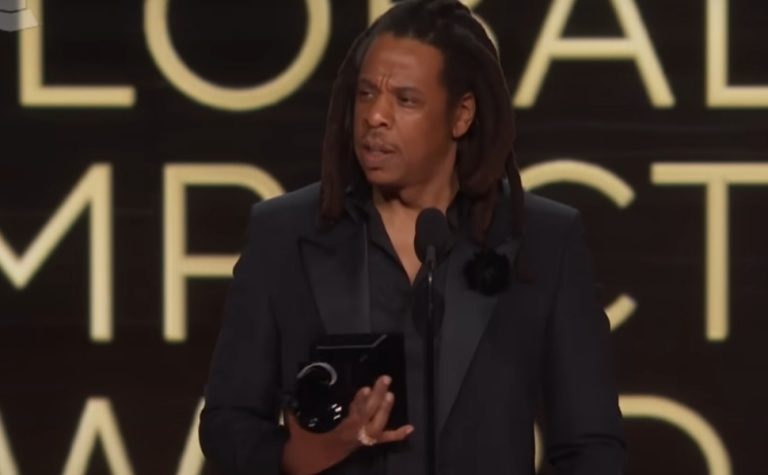 Justiça nega pedido de Jay-Z para arquivar acusação de estupro contra menor