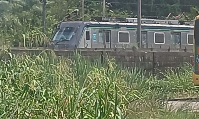 Linha Centro do Metrô Recife para após pane elétrica e passageiros ficam presos