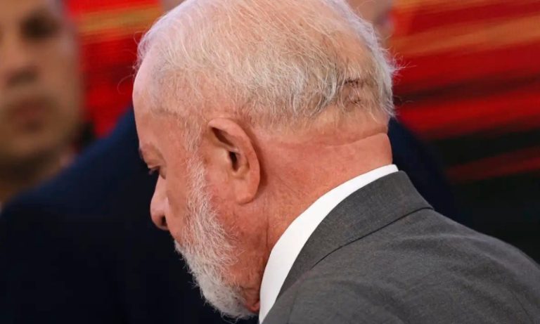‘Presidente encontra-se bem’, diz boletim médico após cirurgia de Lula