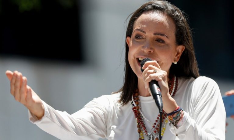 María Corina pede que Brasil pressione Maduro após cerco à embaixada Argentina