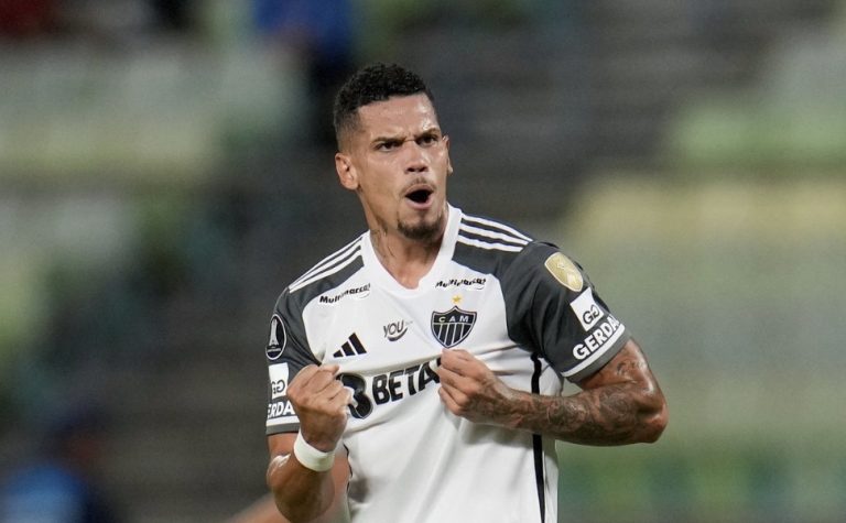 Movimentos de mineiros e gaúchos no mercado da bola