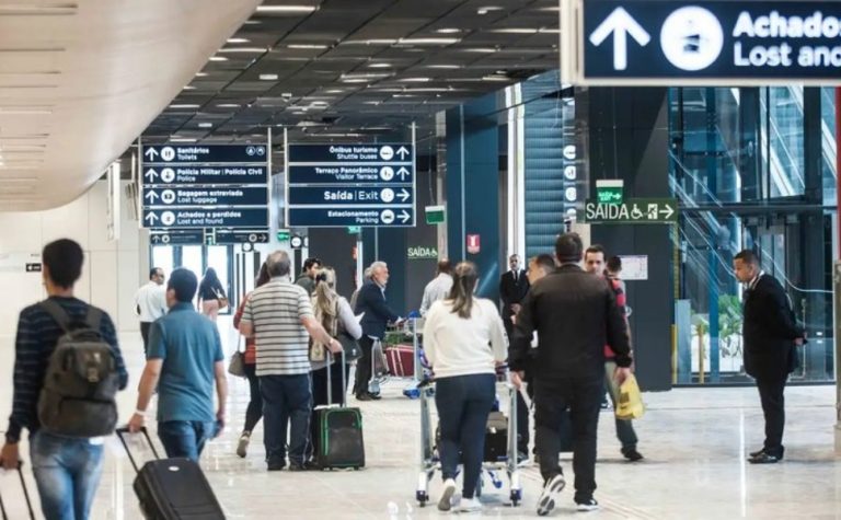 Número de turistas estrangeiros no Brasil bate recorde em 2024, diz governo federal