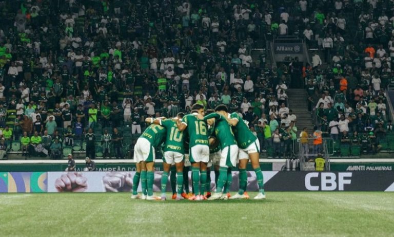 Palmeiras encosta no Corinthians nos maiores patrocínios da Série A
