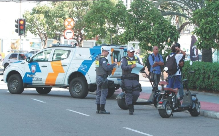 Polícia e guardas no ES reforçam blitze das motos elétricas no verão