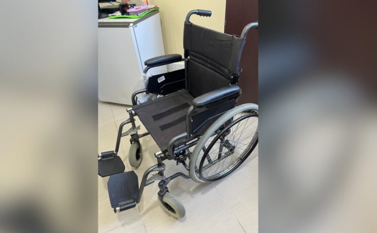 Polícia encontra cadeira de rodas furtada sendo vendida em Linhares
