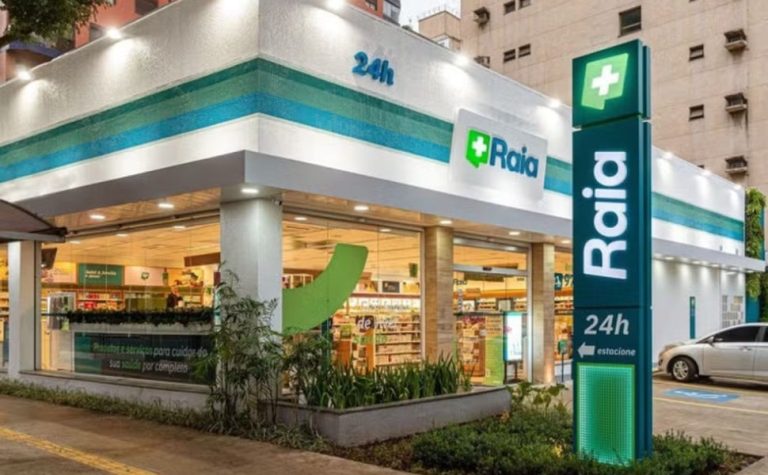 Procon multa rede de farmácias em mais de R$ 8 milhões por exigir CPF de clientes