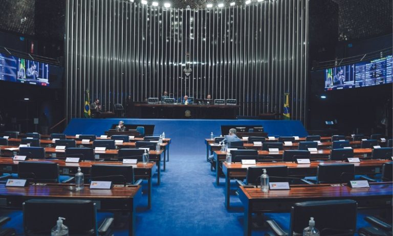 Senado aprova reforma tributária e armas ficam fora do Imposto Seletivo