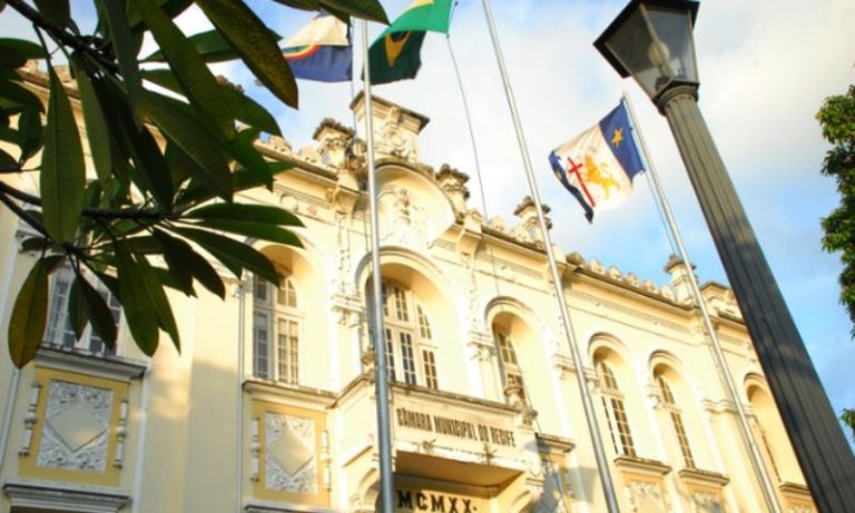 Verba de gabinete dos vereadores do Recife sobe de R$ 9 mil para R$ 16 mil em 2025