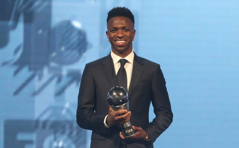 Vini Jr. se antecipa à própria previsão e é melhor do mundo aos 24 anos