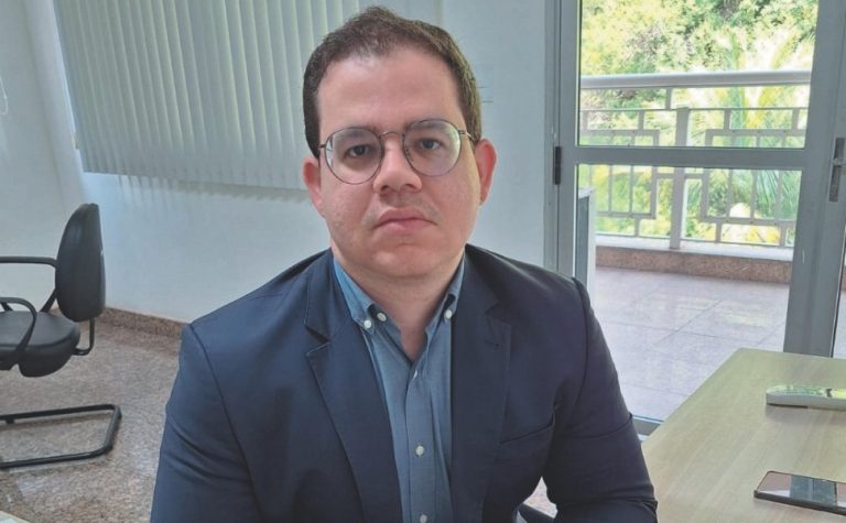 4 mil servidores podem ter pensão ou aposentadoria suspensas