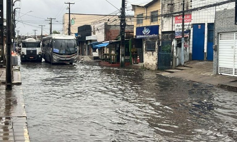 Apac emite alerta laranja de chuvas para Região Metropolitana e Zona da Mata