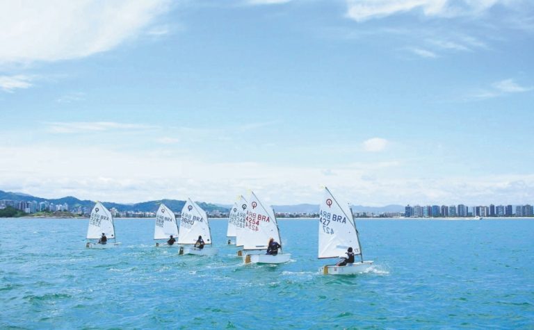 Brasileiro de Vela segue até terça-feira em Vitória