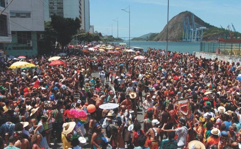 Carnaval de Vitória vai ter 16 horas de festa todo dia