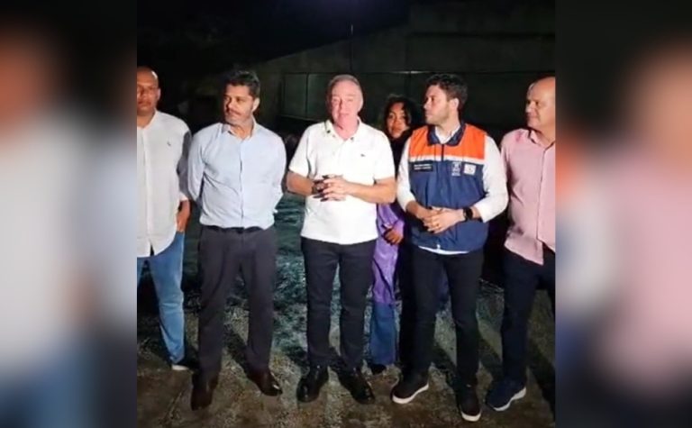 Casagrande e Arnaldinho visitam estações de bombeamento em Vila Velha