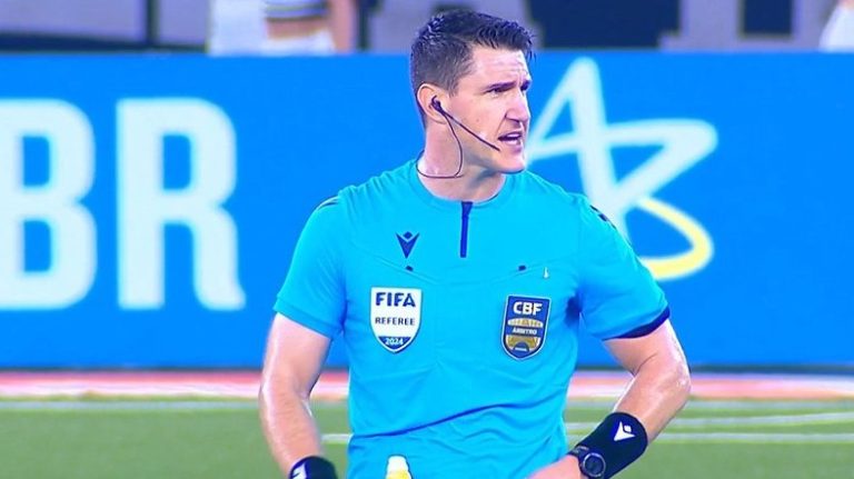 Clássico das Multidões deste sábado (1º) será comandado por árbitro Fifa