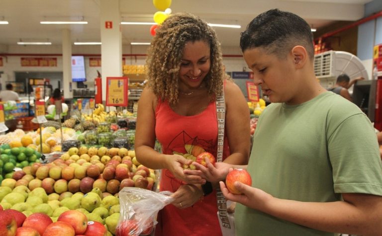 Educação financeira: crianças mudam vida das famílias