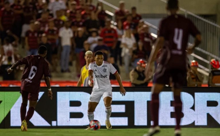 Flamengo sofre empate do Madureira no fim e continua sem vitória no carioca