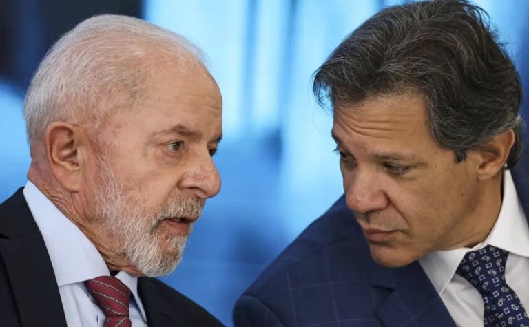 Haddad cancela férias e tem reunião com Lula