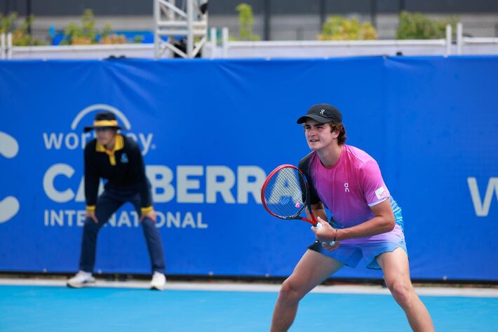 João Fonseca acumula oitava vitória consecutiva e vai à semifinal em Camberra