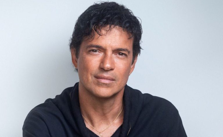 Show de Jorge Vercillo é adiado em Vitória